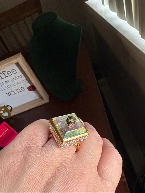 Kurt Geiger all crystal ring in a size 8 very sparkly &shinny crystals all over - Picture 12 of 16